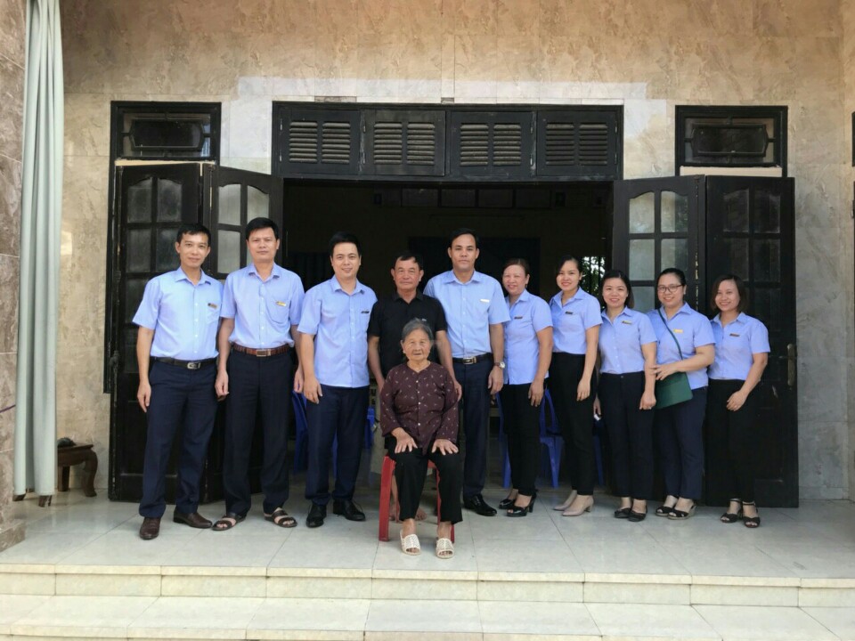 Cục Thống kê Thái Bình tổ chức thăm hỏi mẹ Việt Nam Anh hùng