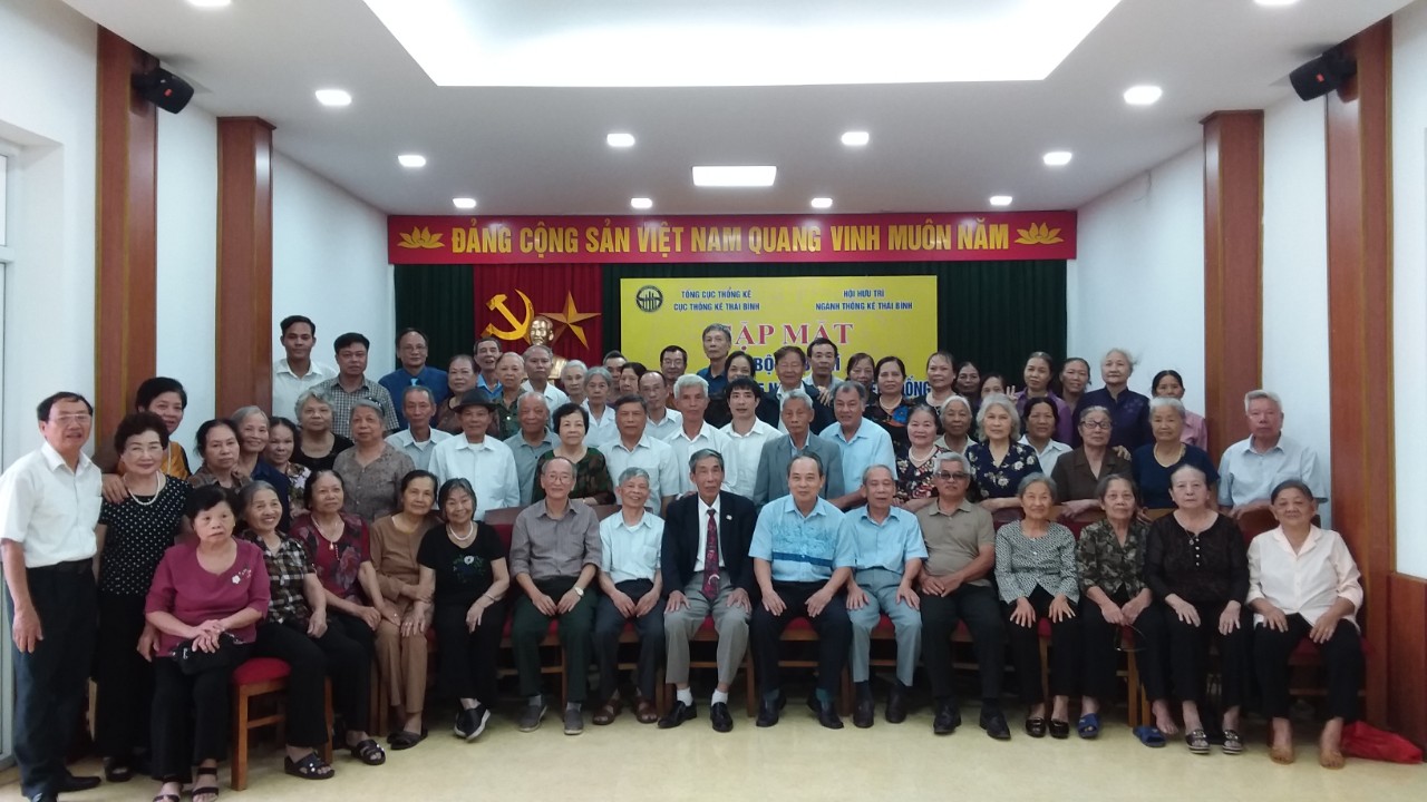 Cục Thống kê Thái Bình gặp mặt cán bộ hưu trí nhân kỷ niệm 75 năm ngày thành lập ngành Thống kê Việt Nam